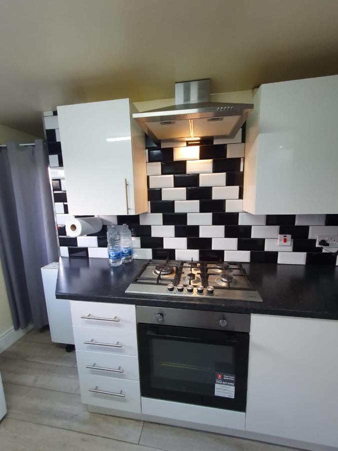 Appartamento House In The Heart Of Valleys Ebbw Vale Esterno foto